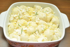 cheesy garlic pull apart rolls before baking.
