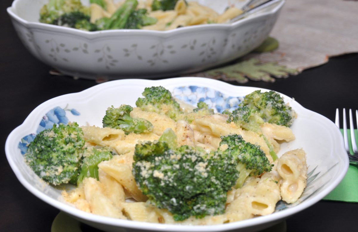 broccoli pasta in a pasta bowl.