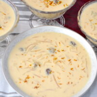 vermicelli kheer served in bowls.