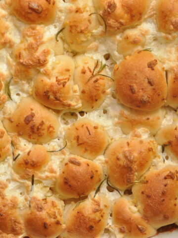 cheesy garlic rolls.