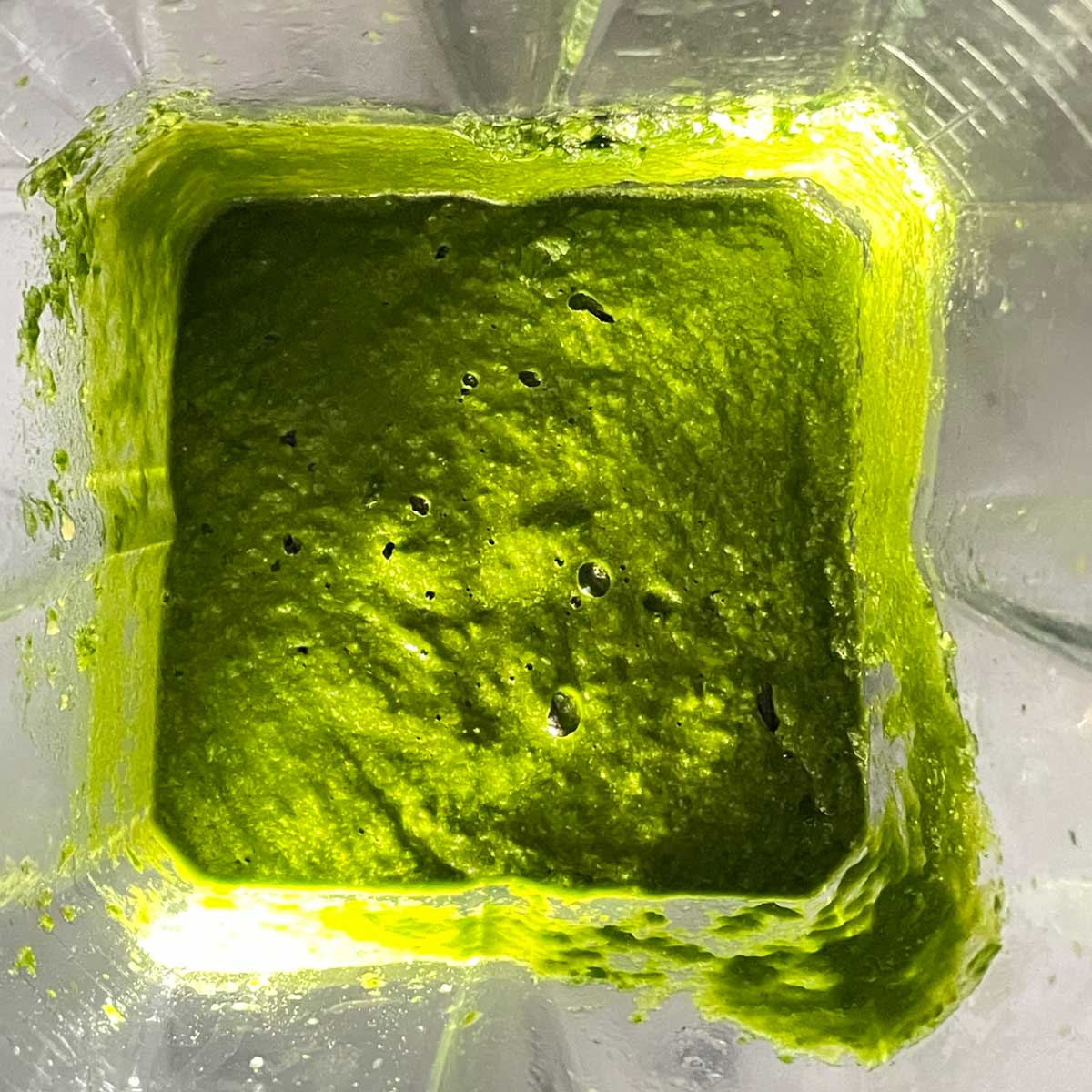 Green chutney in blender.